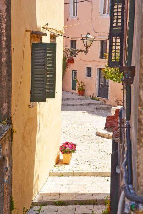 Venetian Well Gallery Apartment In Corfu Old Town Bagian luar foto