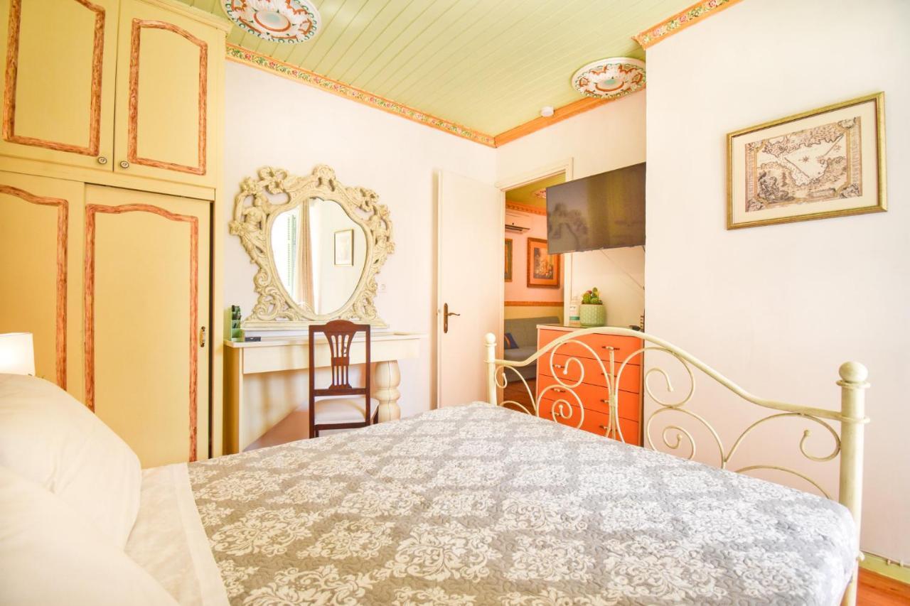 Venetian Well Gallery Apartment In Corfu Old Town Bagian luar foto
