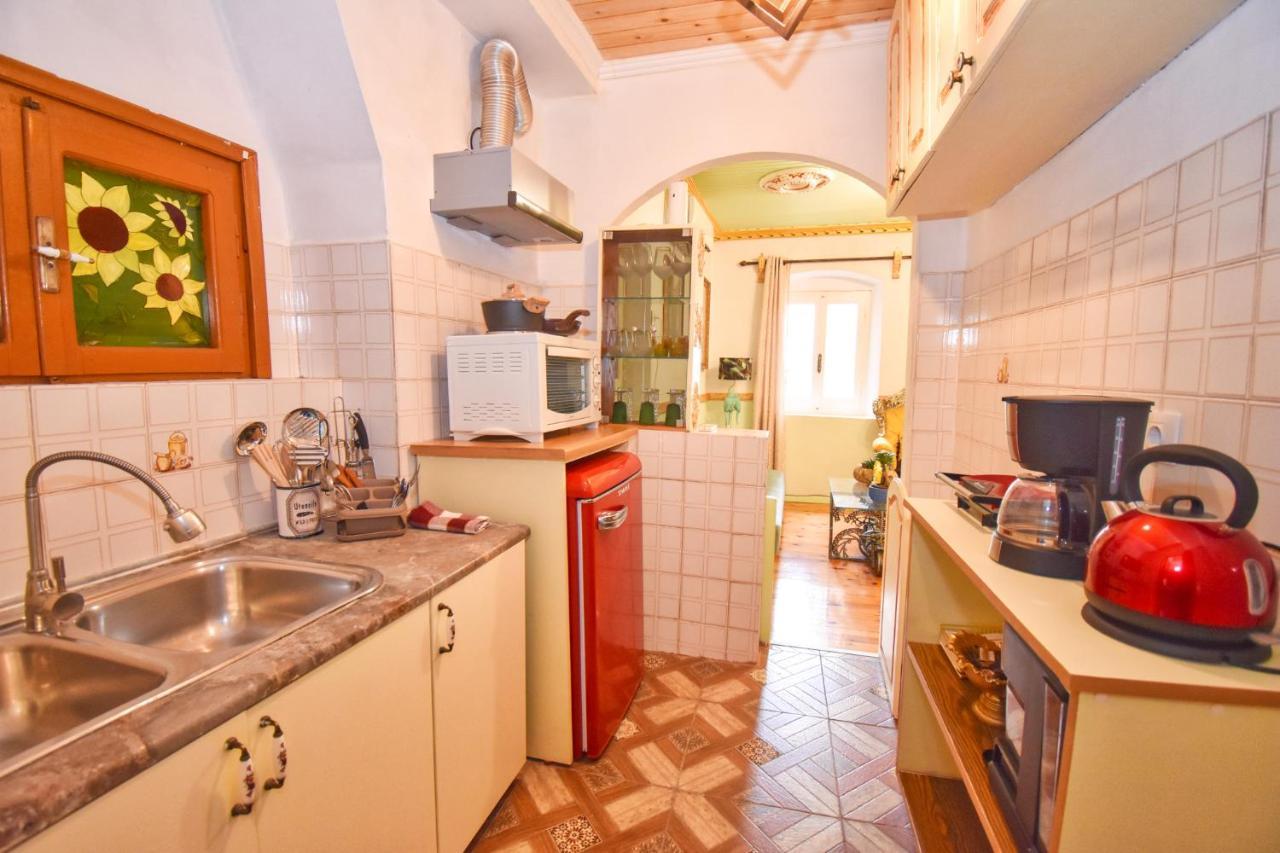 Venetian Well Gallery Apartment In Corfu Old Town Bagian luar foto